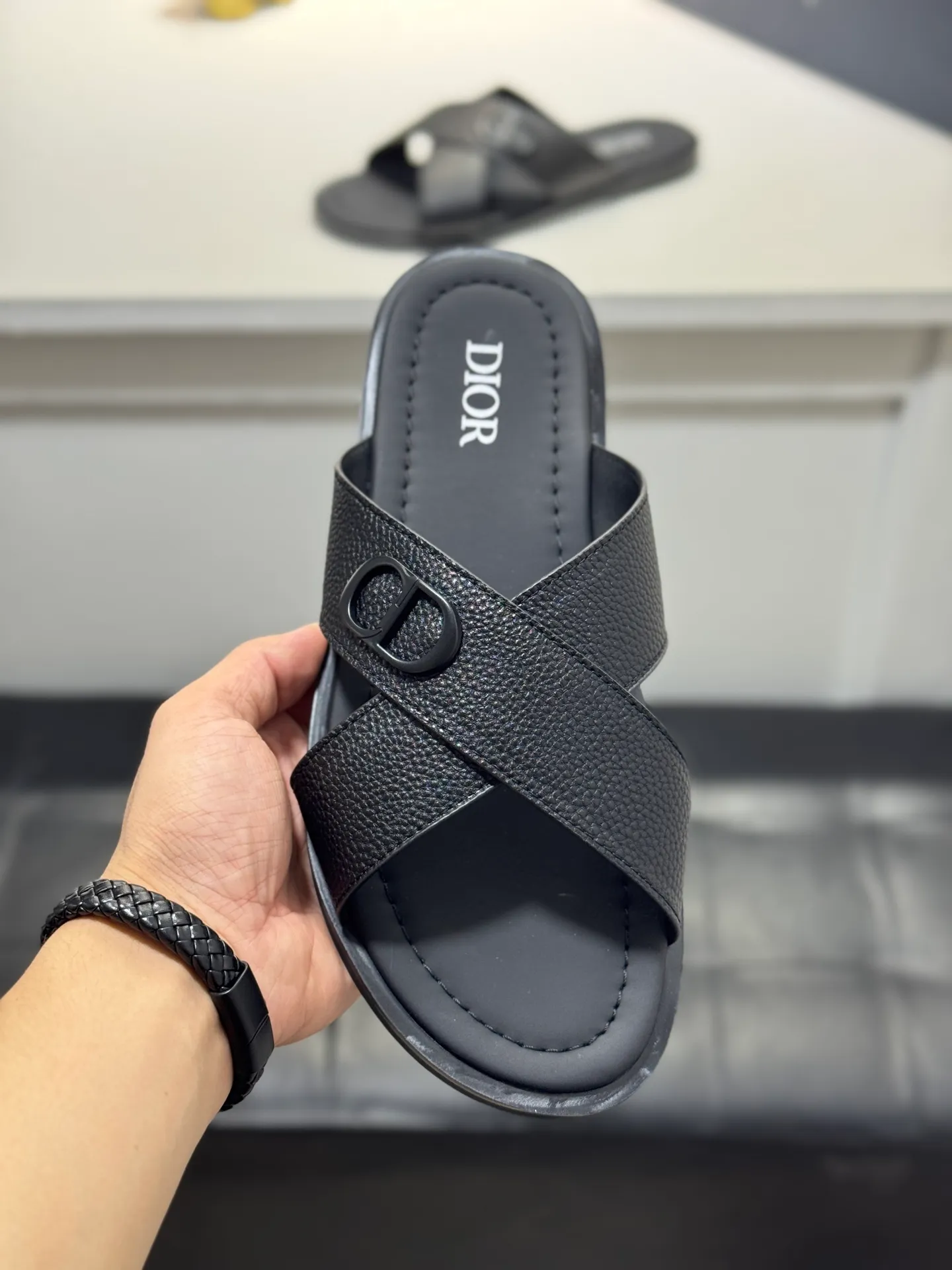 Men's men's shoes 💰320 [New style] 🦇🦇𝐂𝐡𝐫𝐢𝐬𝐭𝐢𝐚𝐧 𝐃𝐢𝐨𝐫 Dior slippers - the latest hot sandals, classic sandals, original replicas, super durable and versatile, cowhide leather with hardware accessories, very comfortable on the feet Look slim and white. Original molded outsole size: 38-44 (.45. Customized